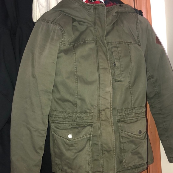Hollister Jackets & Blazers - Hollister women’s army green jacket!!